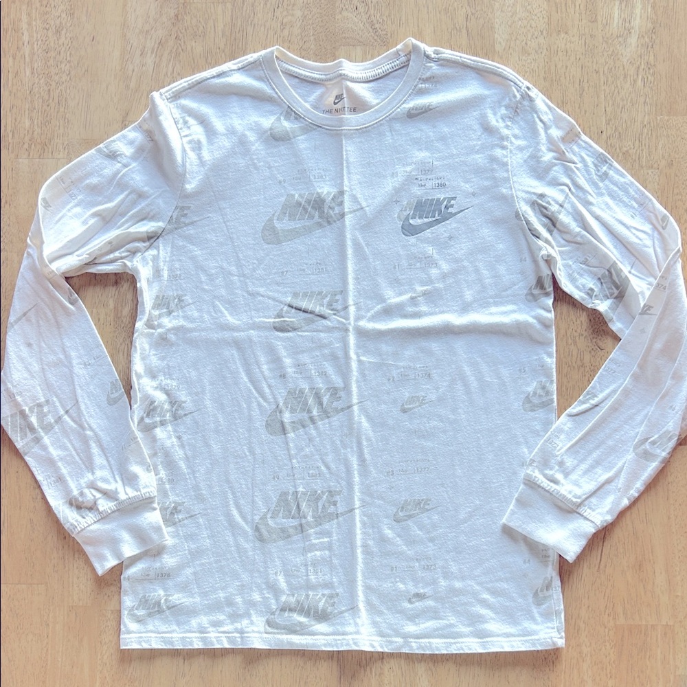 Nike Men's Gray Logo Long Sleeve Tee